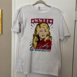 WWDD “What Would Dolly Do?” Graphic Tee – Size Large